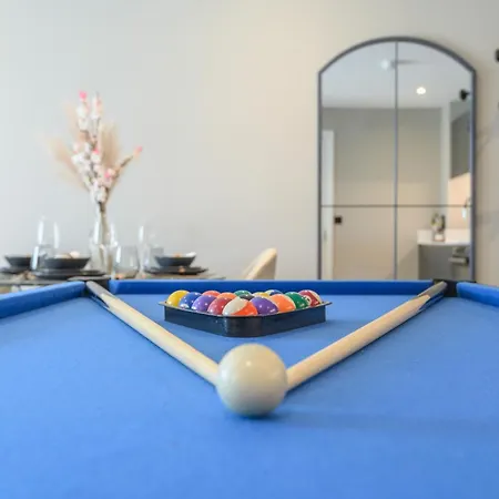 Springwell Suite - City Centre - Balcony & Pool Table - 3 Bed Leeds  Exterior photo