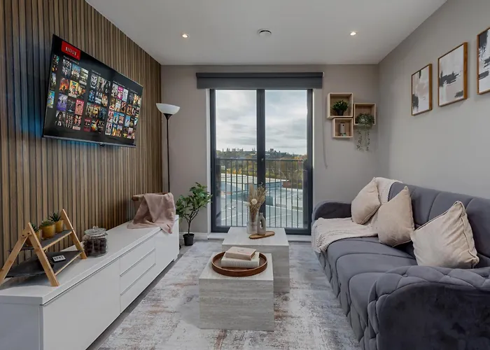 Springwell Suite - City Centre - Balcony & Pool Table - 3 Bed