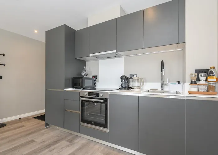 Springwell Suite - City Centre - Balcony & Pool Table - 3 Bed