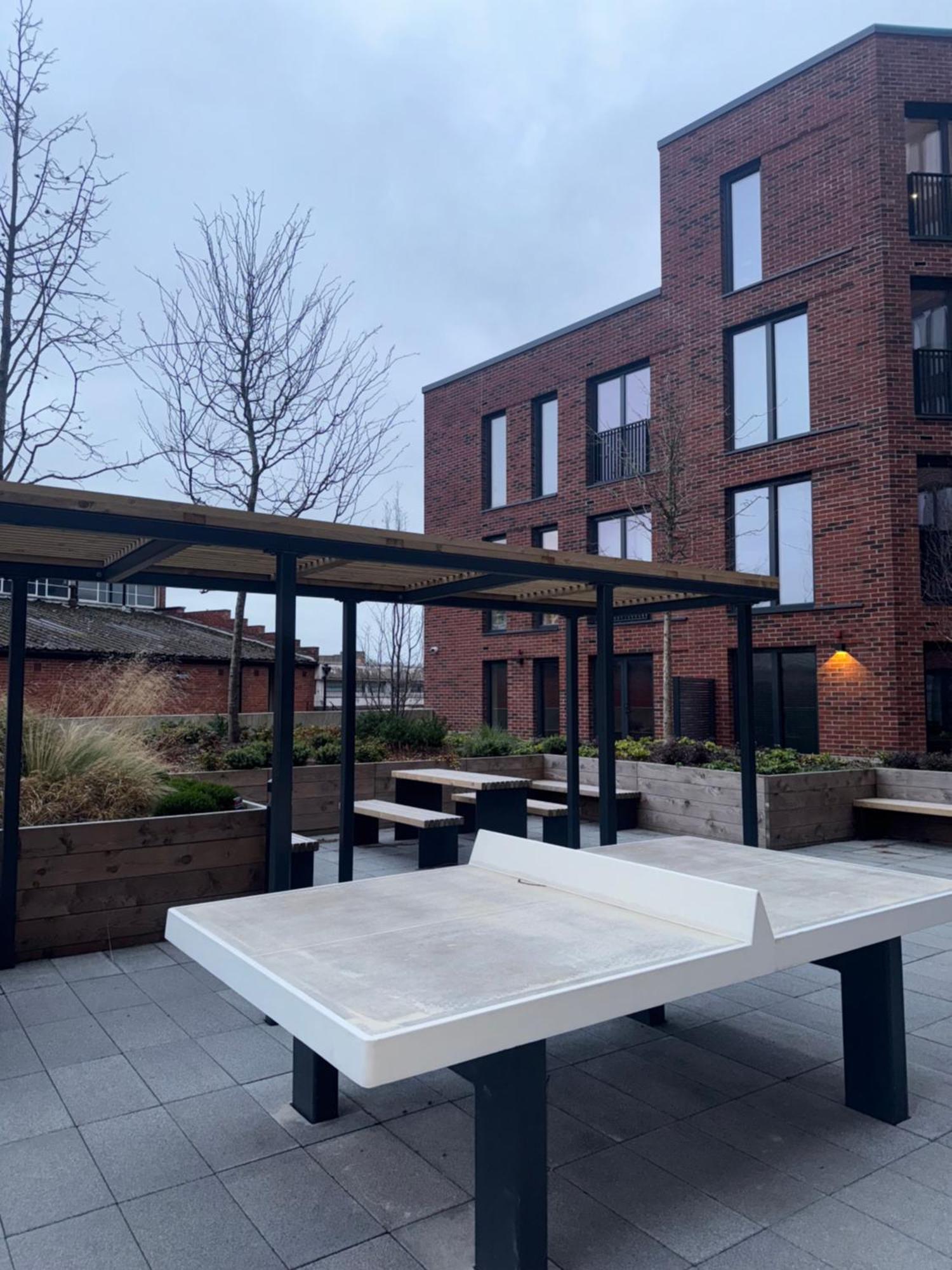 Springwell - Centre - Balcony & Pool Table - 3 Bed *