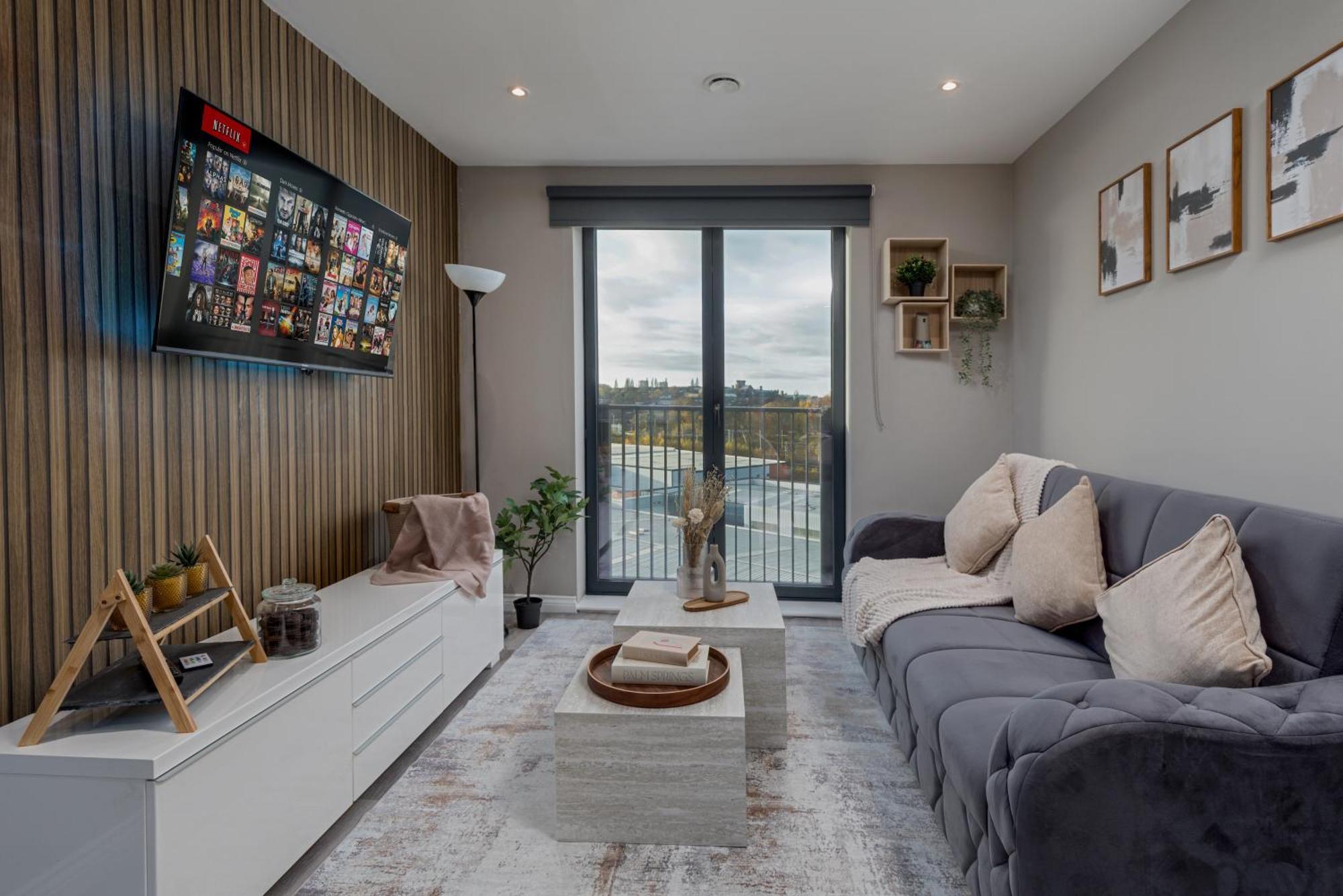 Apartment Springwell - Centre - Balcony & Pool Table - 3 Bed