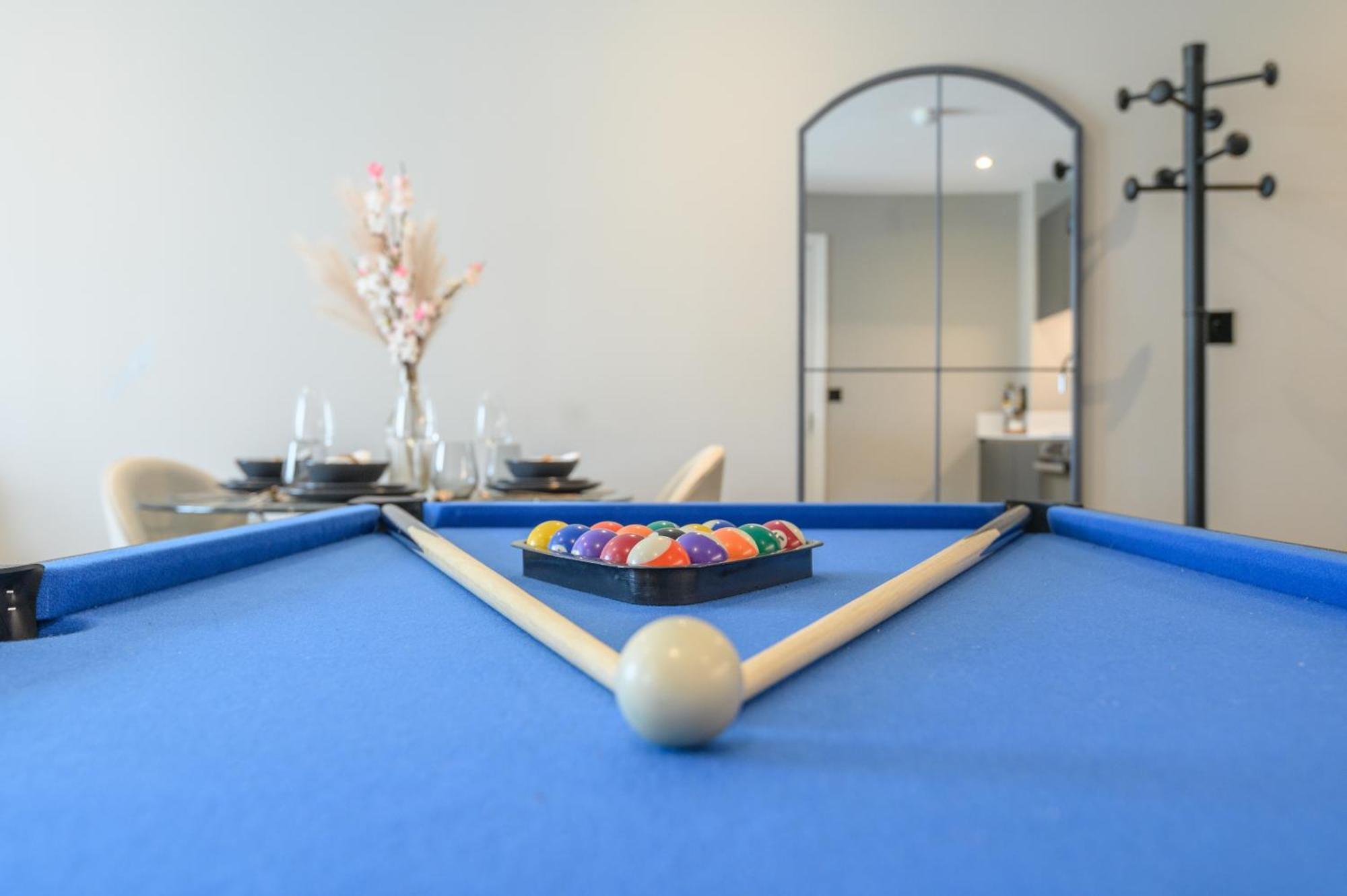 Springwell - Centre - Balcony & Pool Table - 3 Bed Leeds (West Yorkshire)